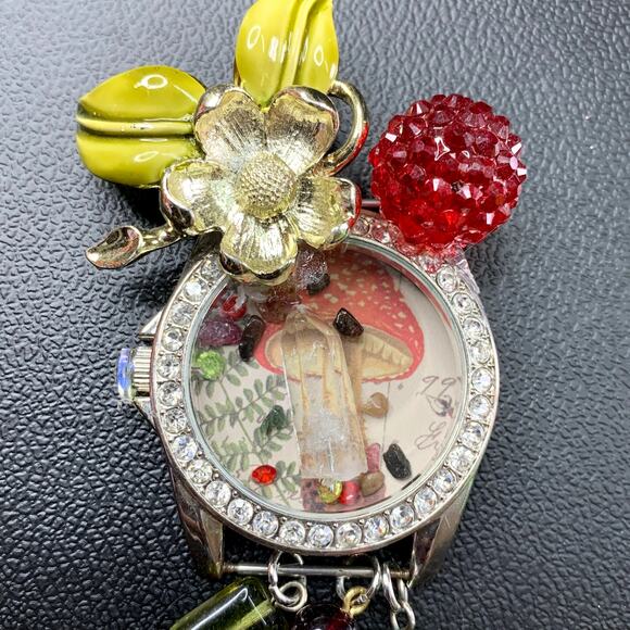 Handcrafted Mushroom Watch Pendant/Pin- Fae Forager’s Timekeeper - Picture 3 of 8